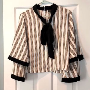 GRACIA TIERED BELL SLEEVE TOP